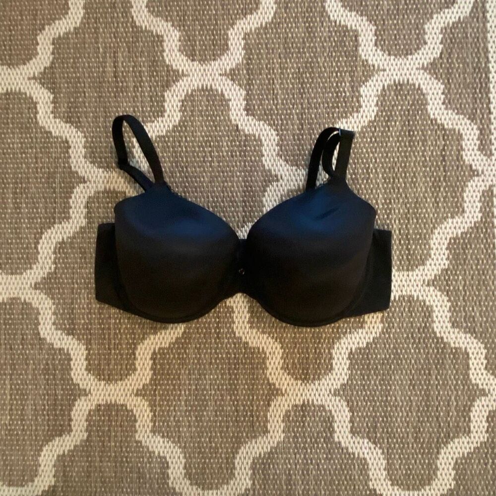 Victoria’s Secret body by Victoria lined perfect coverage bra size 40DDD